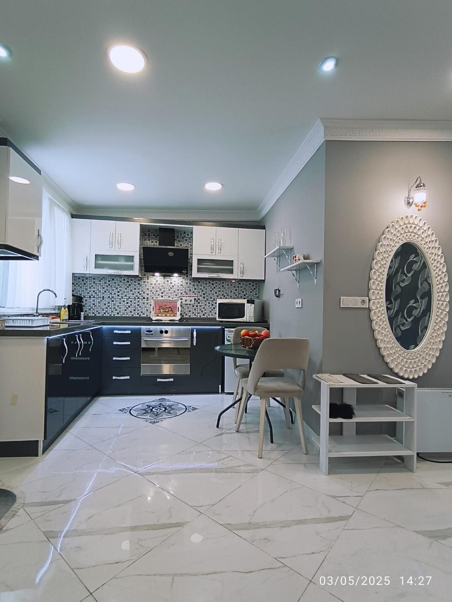 Little Palace Blue Apartment Istanbul Ngoại thất bức ảnh